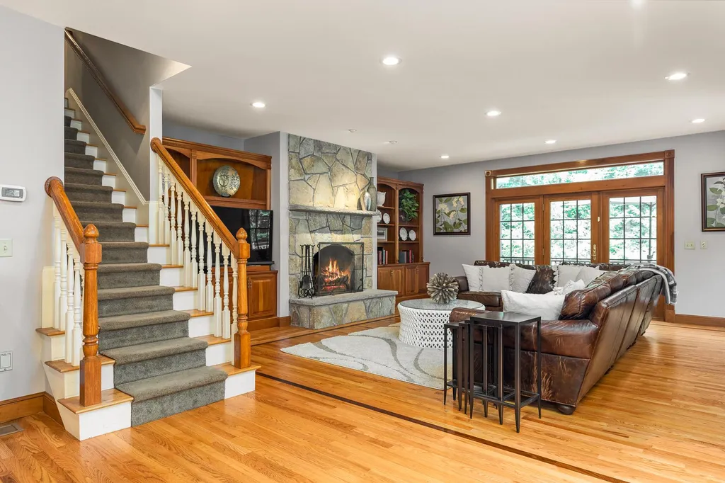 33 Squier Drive North Hampton NH 03862