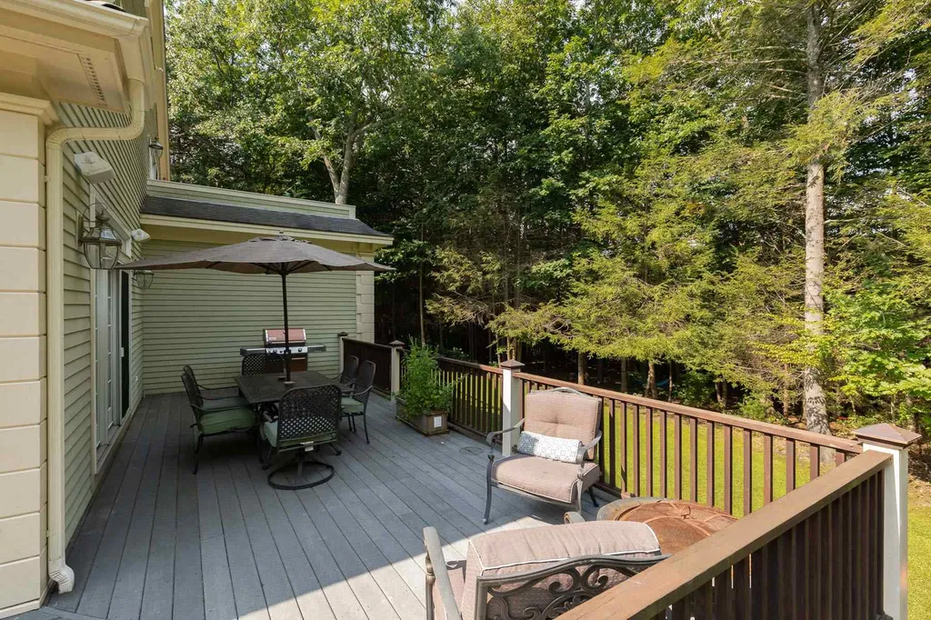 33 Squier Drive North Hampton NH 03862
