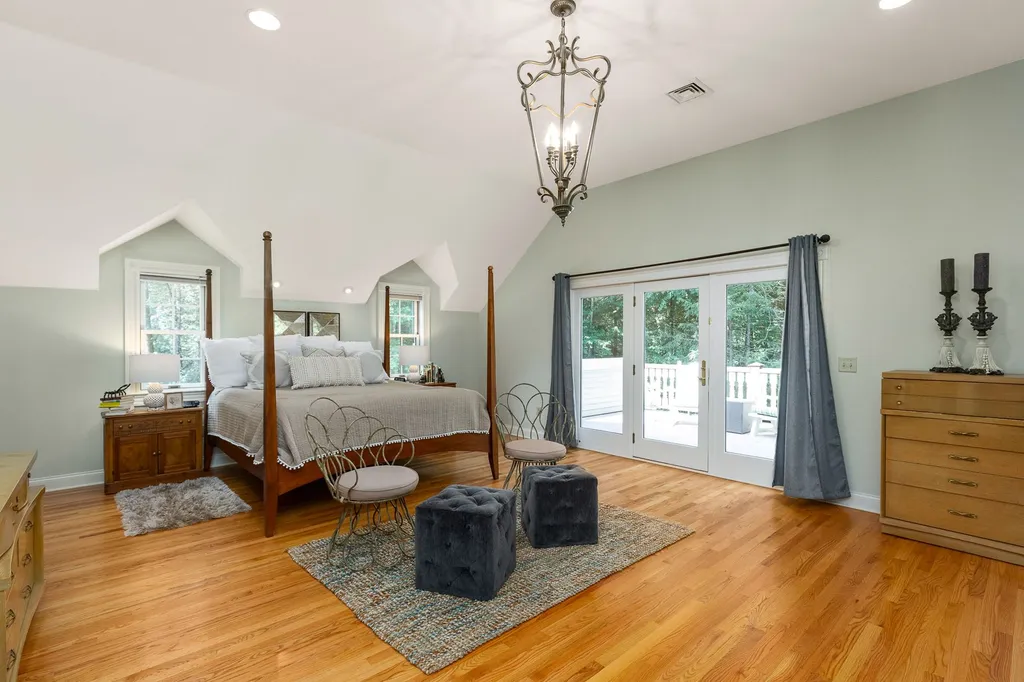 33 Squier Drive North Hampton NH 03862