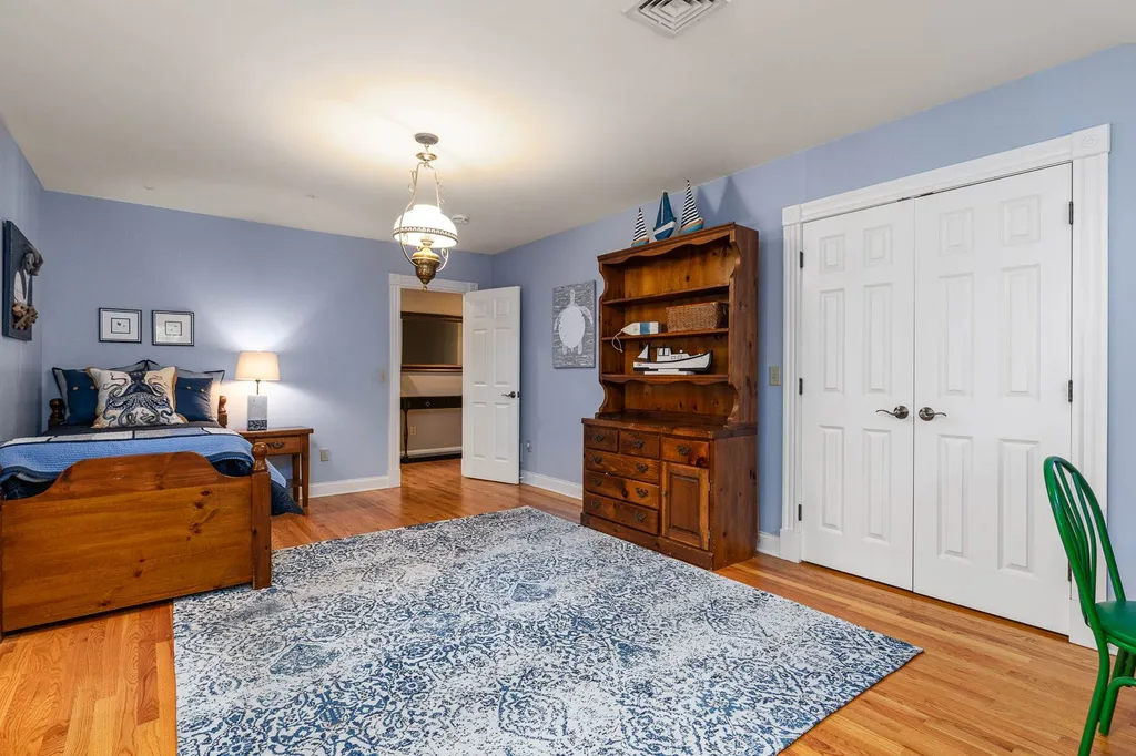 33 Squier Drive North Hampton NH 03862