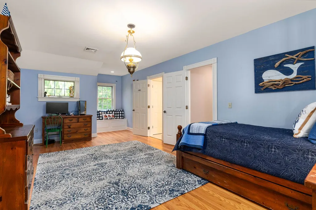 33 Squier Drive North Hampton NH 03862