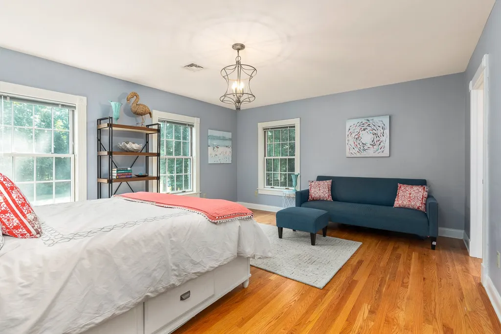 33 Squier Drive North Hampton NH 03862