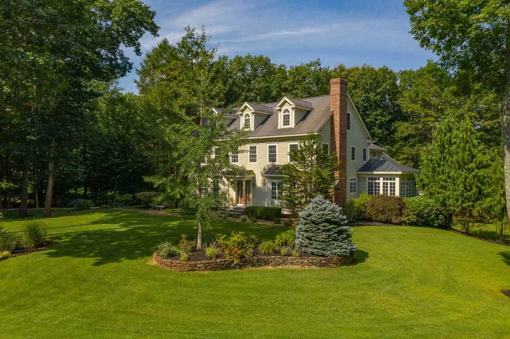 33 Squier Drive North Hampton NH 03862