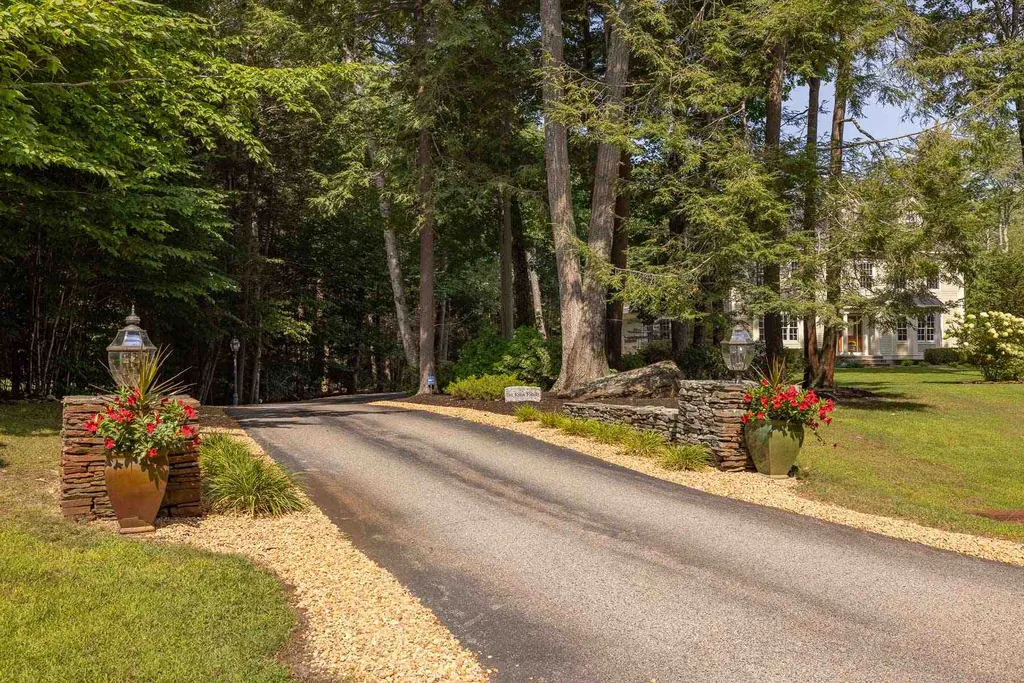33 Squier Drive North Hampton NH 03862