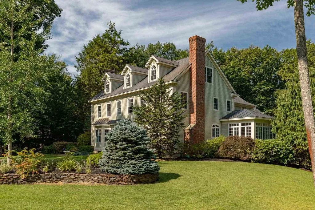 33 Squier Drive North Hampton NH 03862
