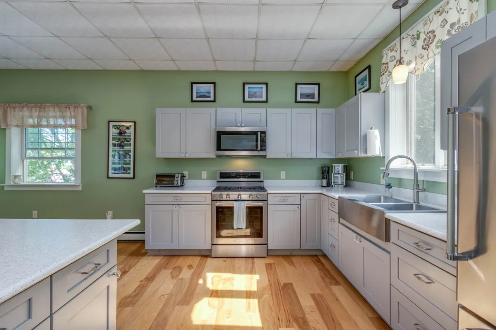 29 Lockes Hill Road Gilford NH 03249