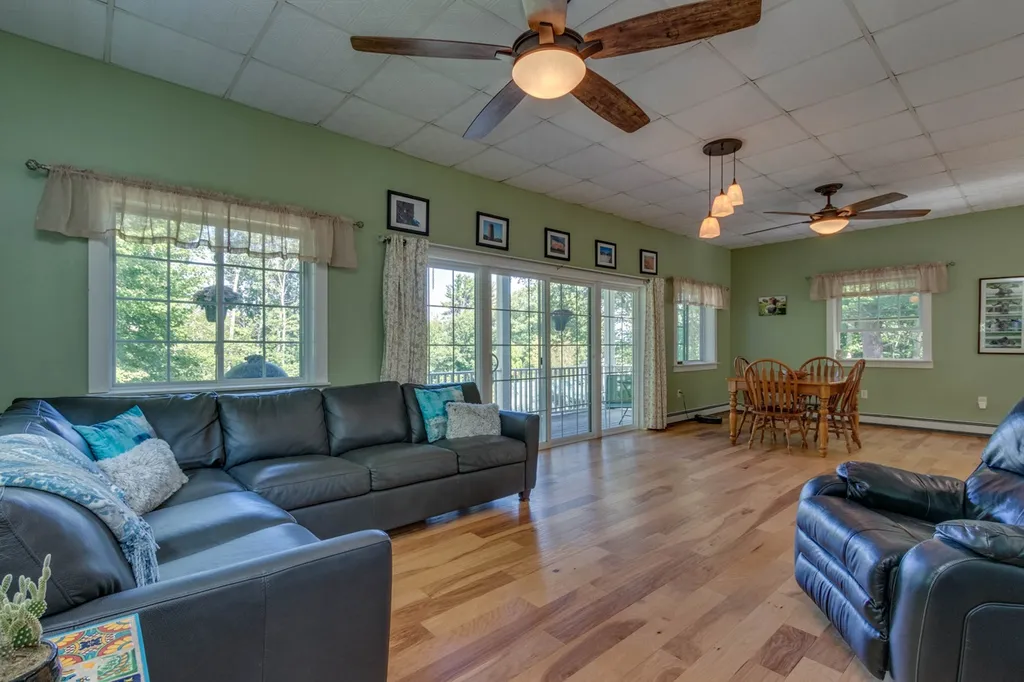 29 Lockes Hill Road Gilford NH 03249