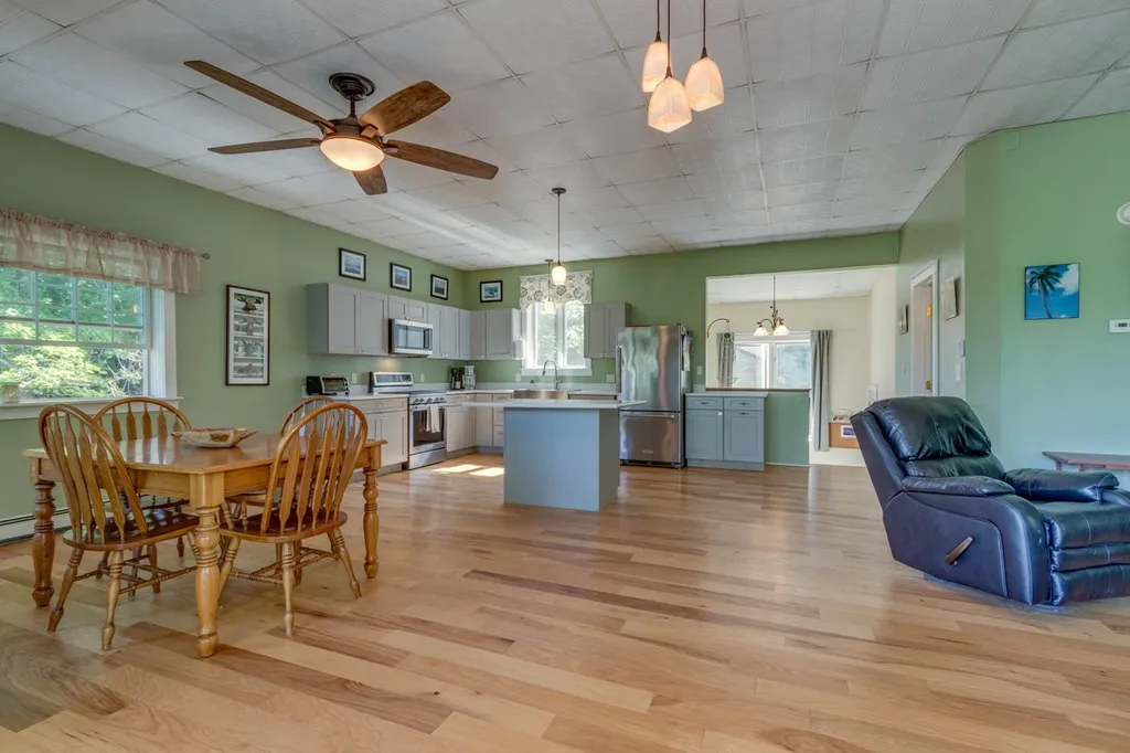 29 Lockes Hill Road Gilford NH 03249