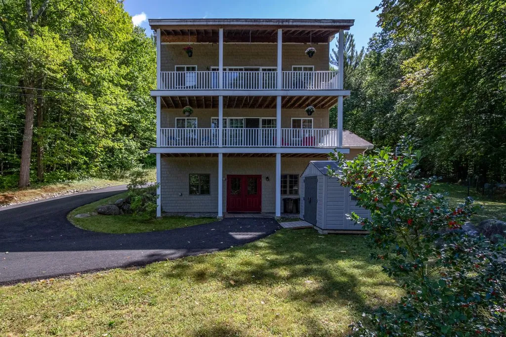29 Lockes Hill Road Gilford NH 03249