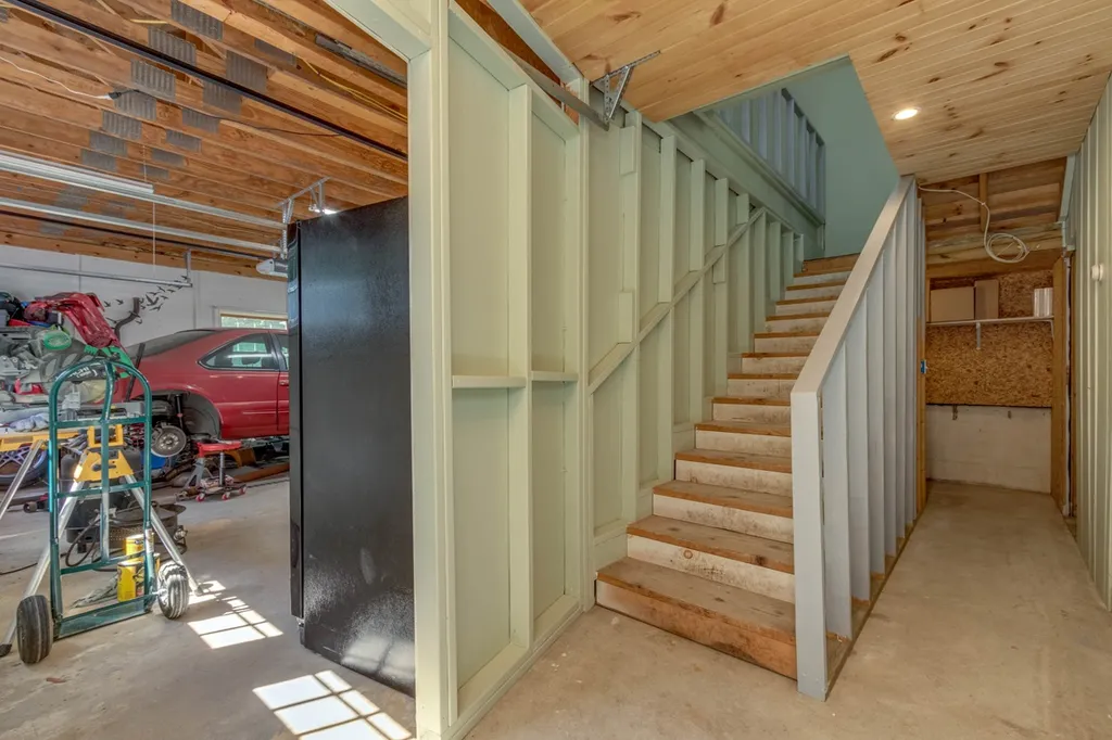 29 Lockes Hill Road Gilford NH 03249