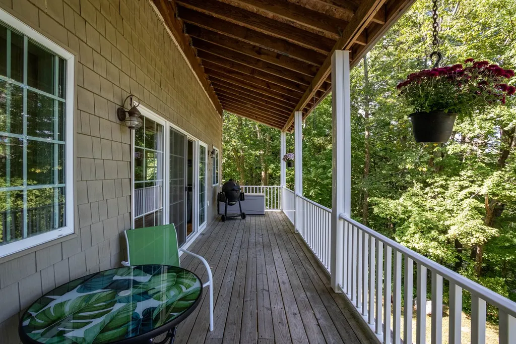 29 Lockes Hill Road Gilford NH 03249