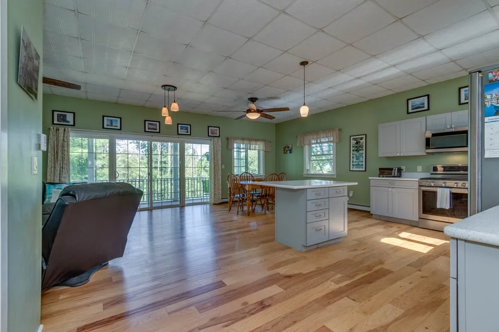 29 Lockes Hill Road Gilford NH 03249