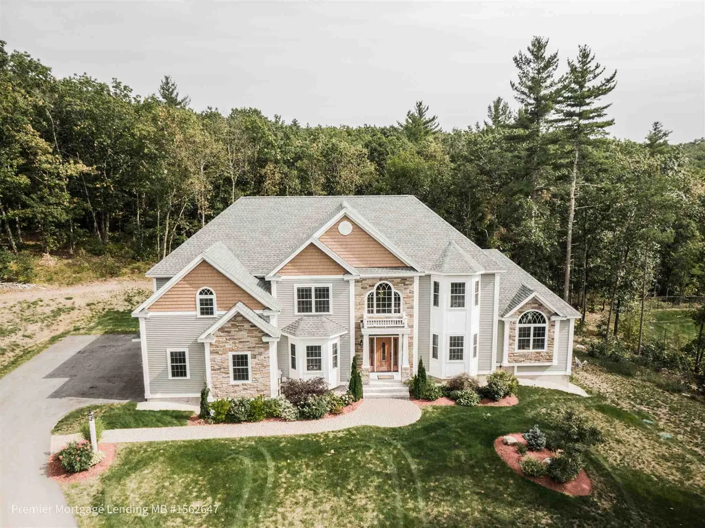 28 London Bridge Road Windham NH 03087