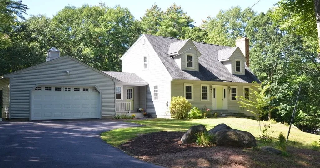 18 Brown Hill Road Bow NH 03304