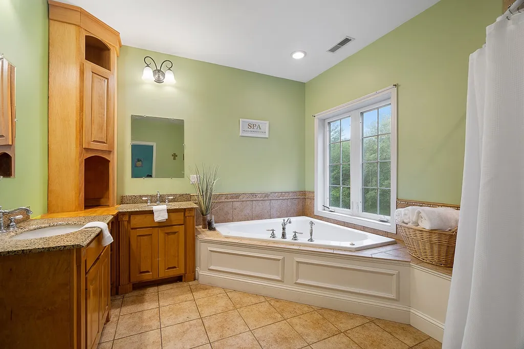 30 Norwood Road Salem NH 03079