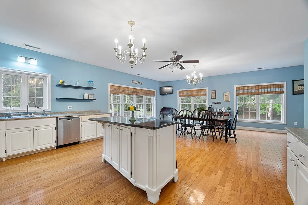30 Norwood Road Salem NH 03079