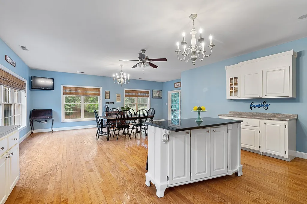 30 Norwood Road Salem NH 03079