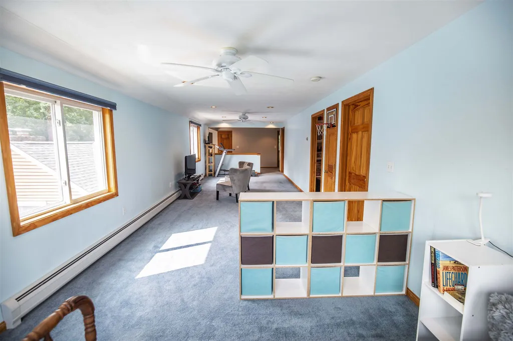 8 Moulton Drive Londonderry NH 03053