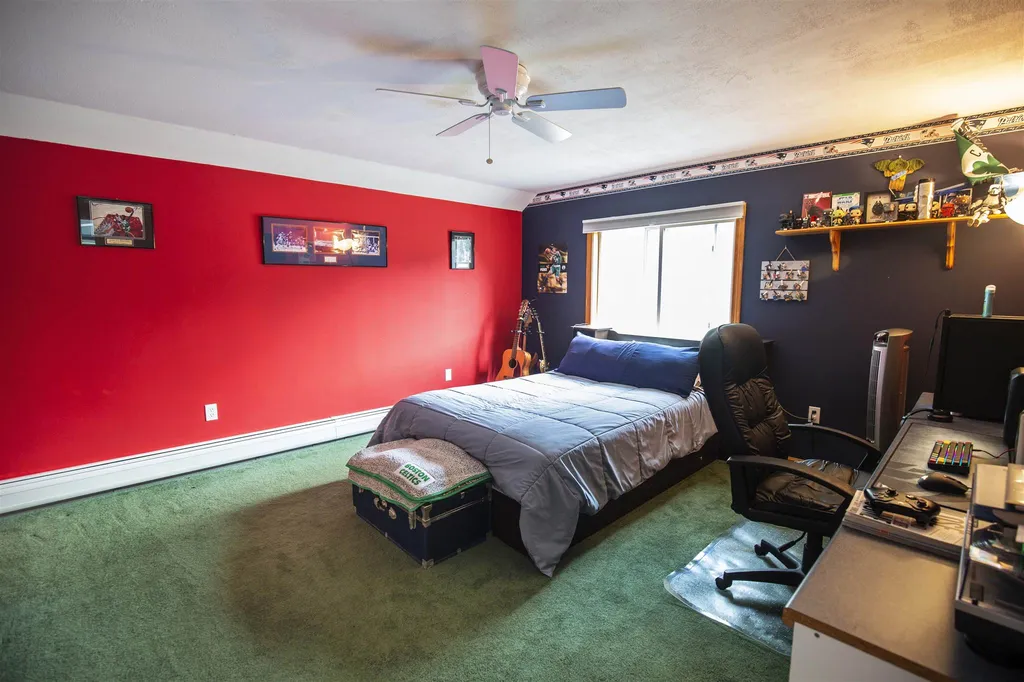 8 Moulton Drive Londonderry NH 03053