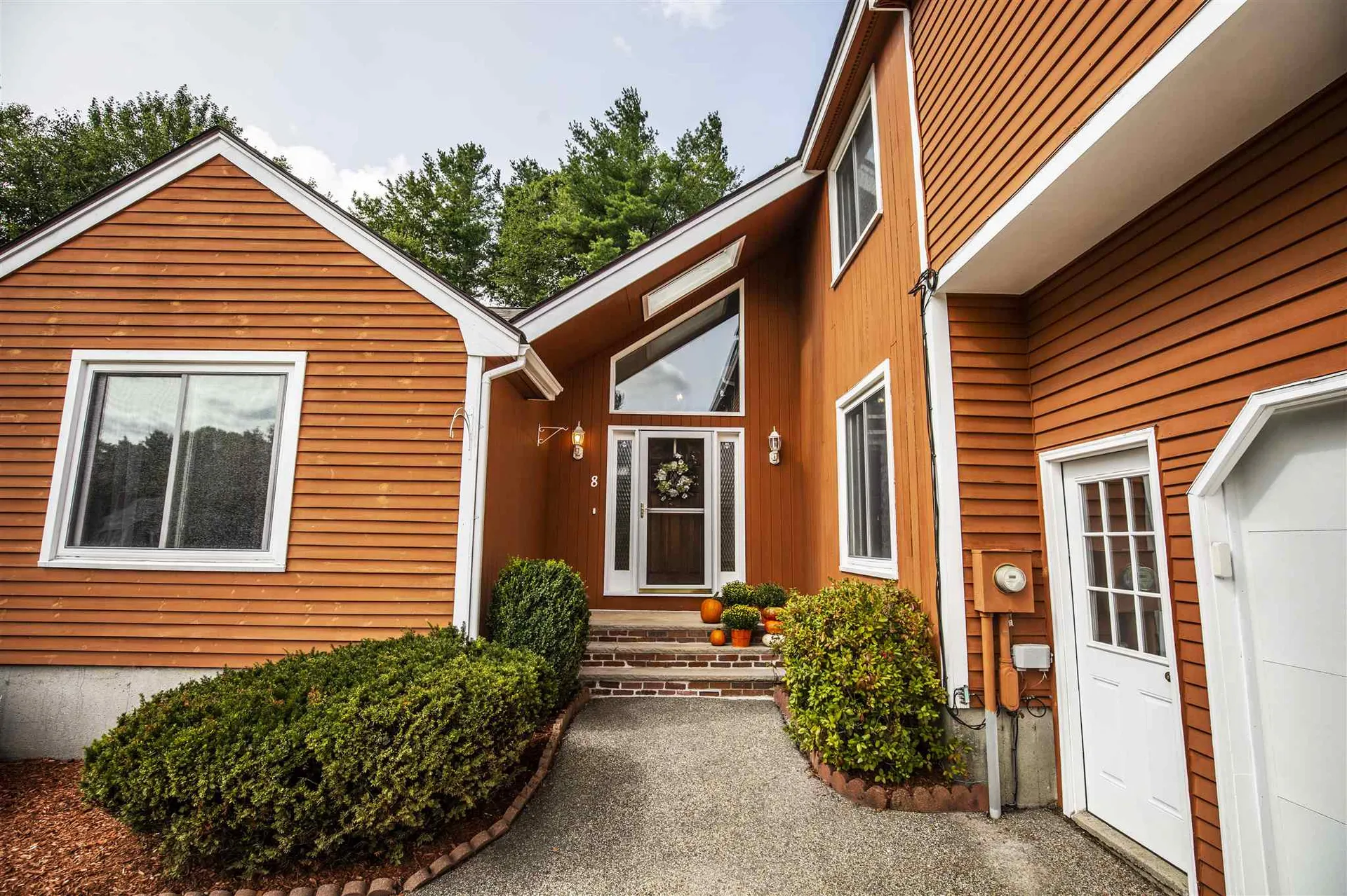 8 Moulton Drive Londonderry NH 03053