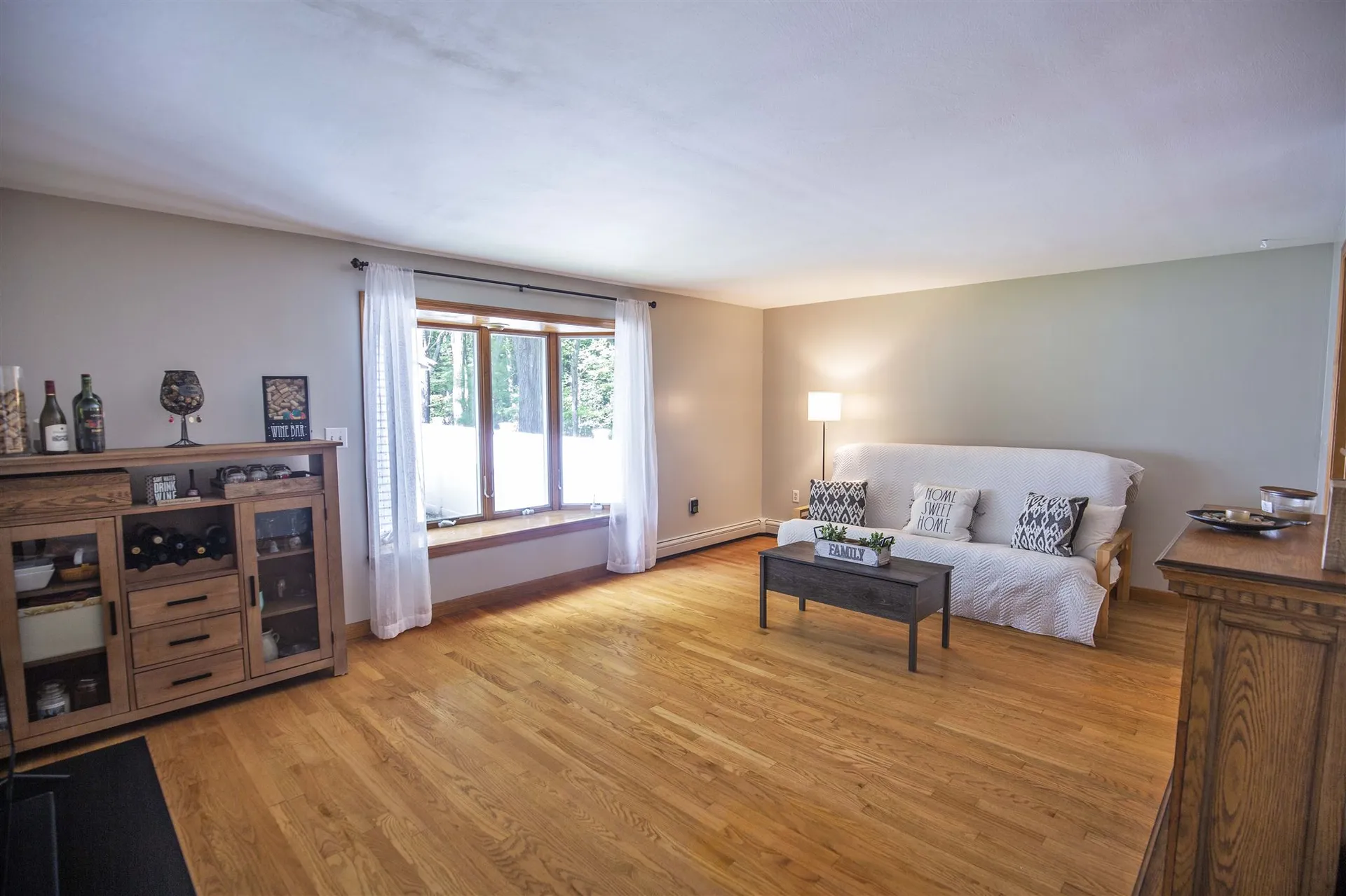 8 Moulton Drive Londonderry NH 03053