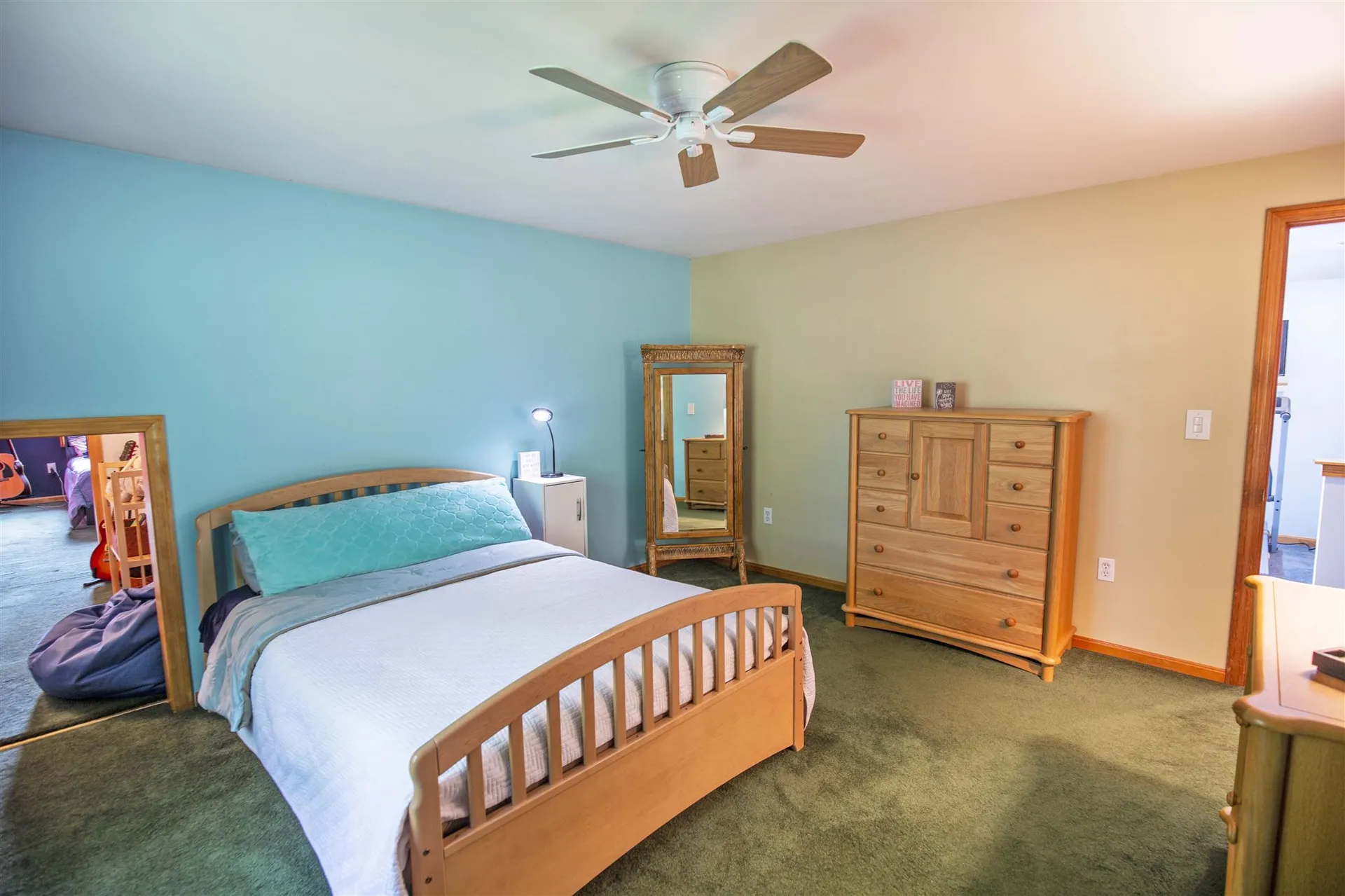 8 Moulton Drive Londonderry NH 03053