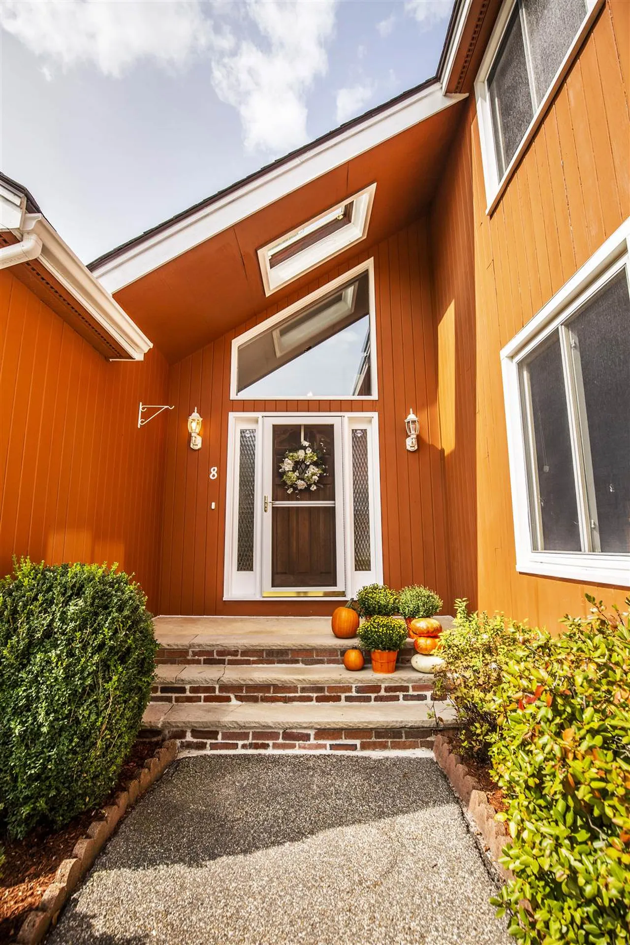 8 Moulton Drive Londonderry NH 03053