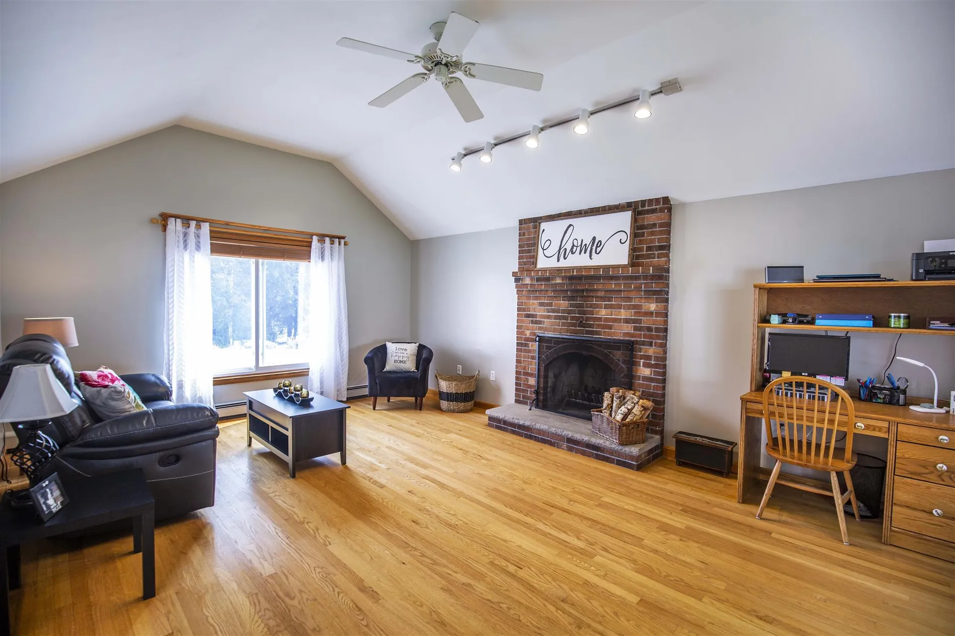 8 Moulton Drive Londonderry NH 03053