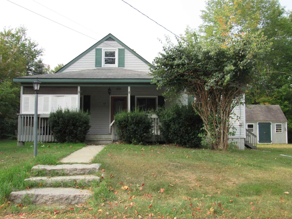 17 Hamlin Avenue Gorham NH 03581