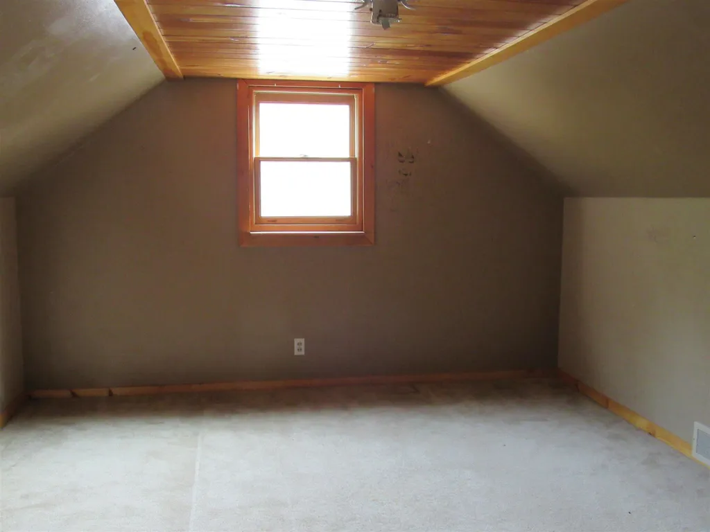 17 Hamlin Avenue Gorham NH 03581