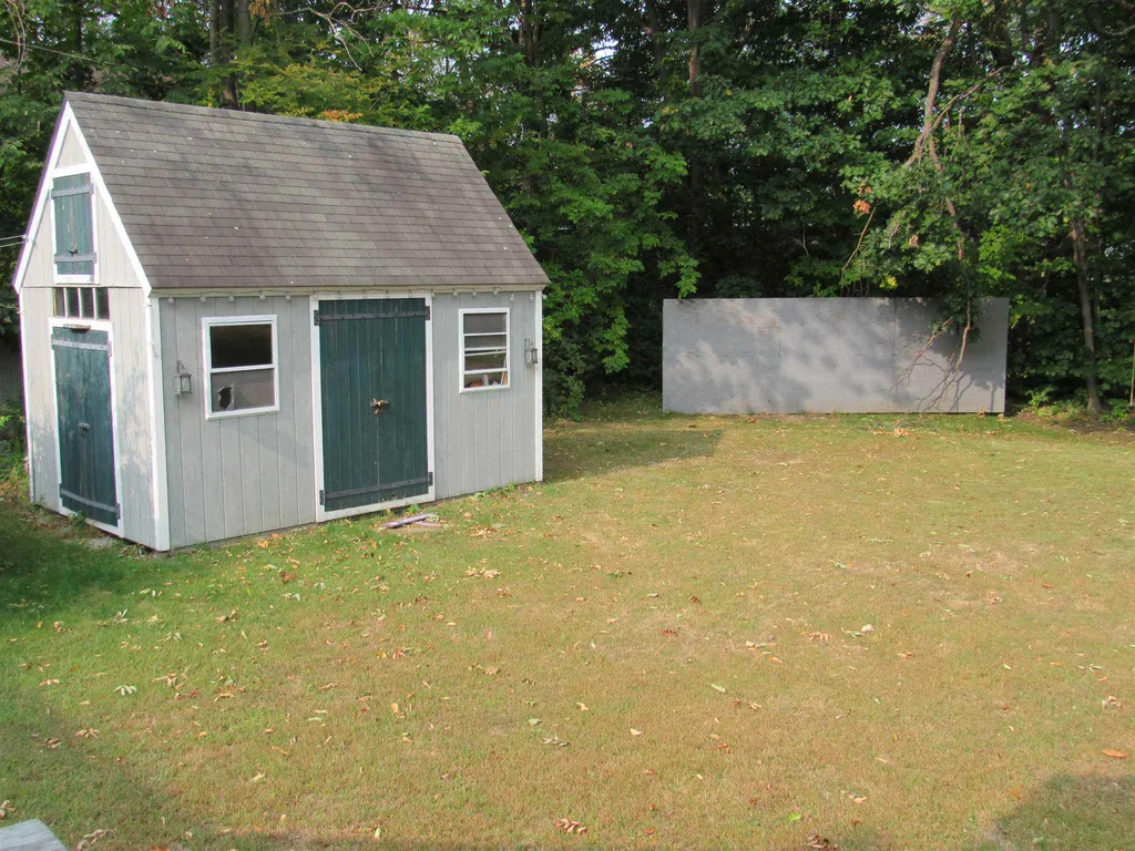17 Hamlin Avenue Gorham NH 03581