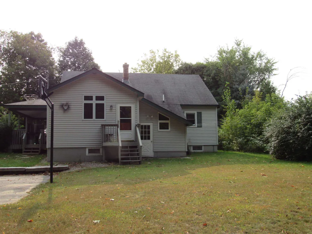 17 Hamlin Avenue Gorham NH 03581