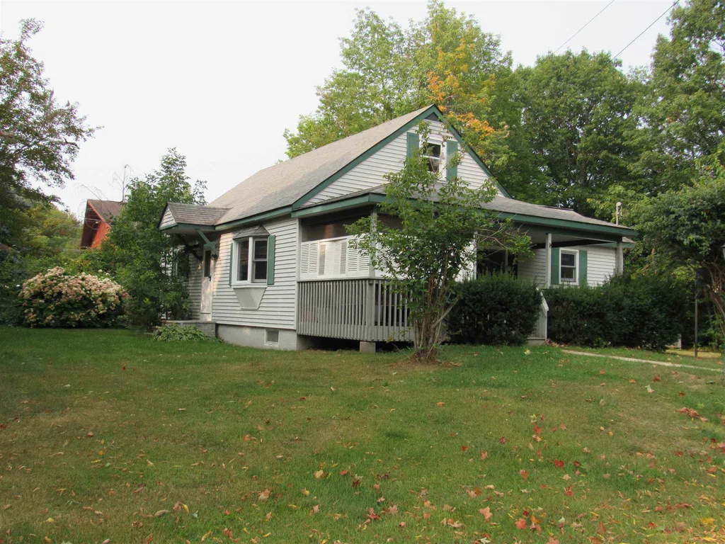 17 Hamlin Avenue Gorham NH 03581