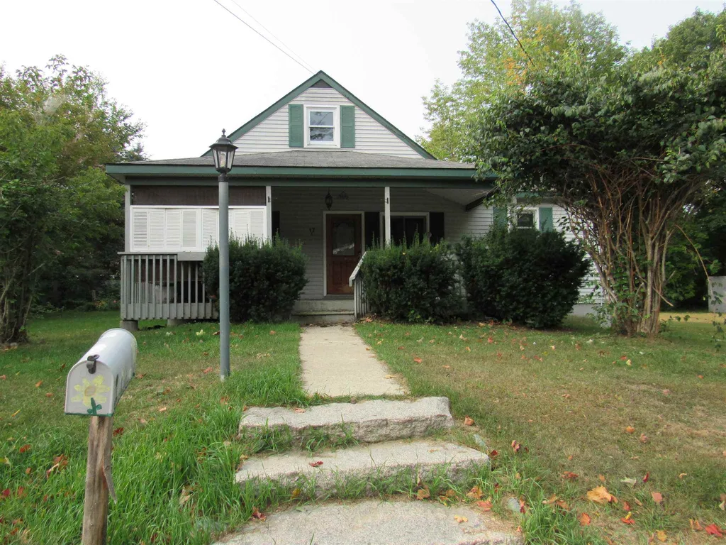 17 Hamlin Avenue Gorham NH 03581