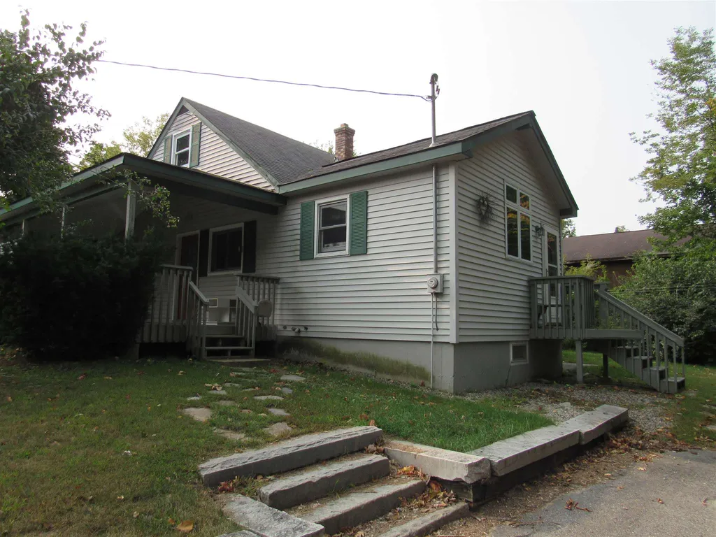 17 Hamlin Avenue Gorham NH 03581