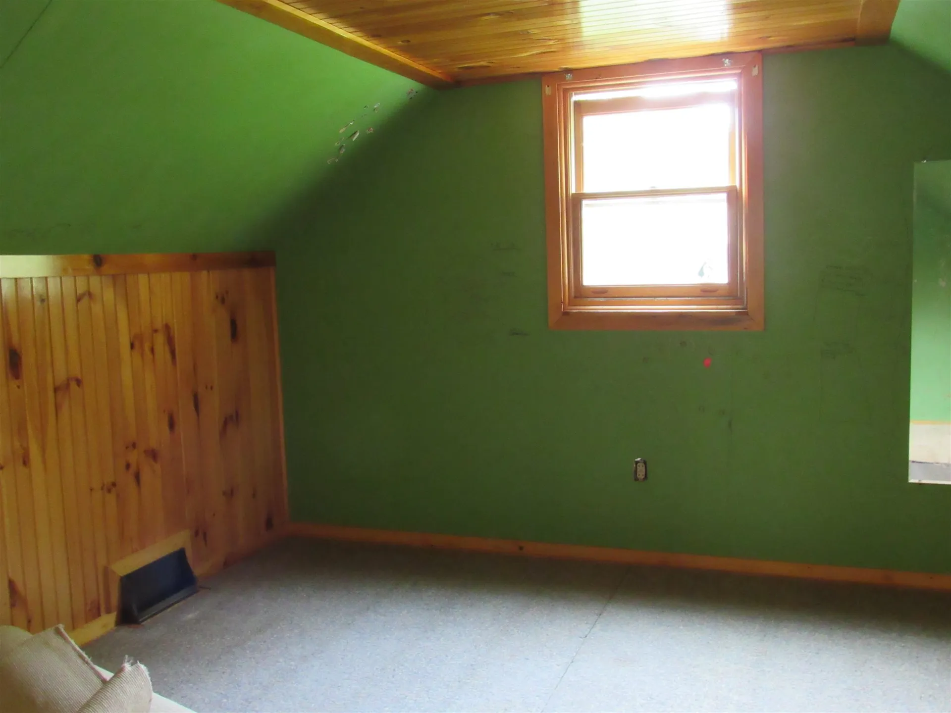 17 Hamlin Avenue Gorham NH 03581