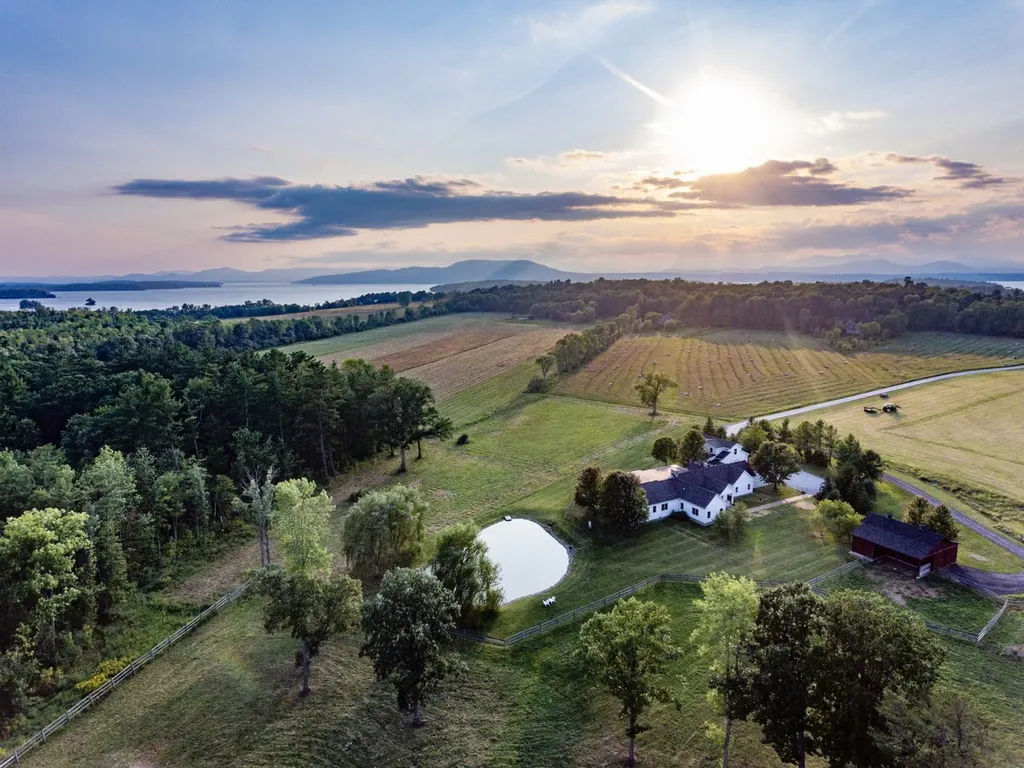 5261 Lake Road Charlotte VT 05445