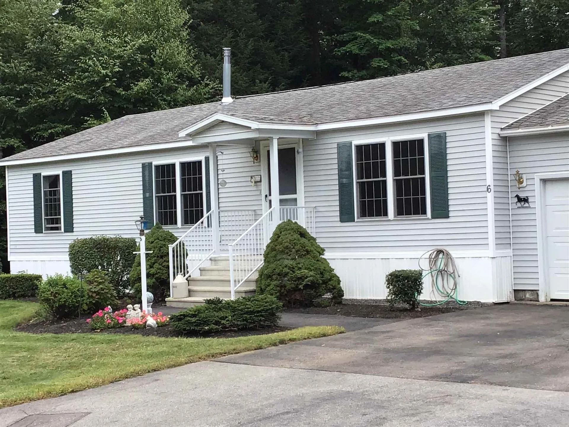 6 Woodgate Circle Tilton NH 03276