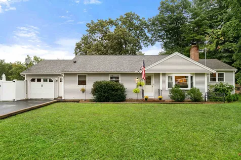 4 Wakefield Drive Nashua NH 03062