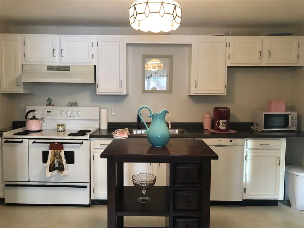 21 Orchard Terrace Salem NH 03079