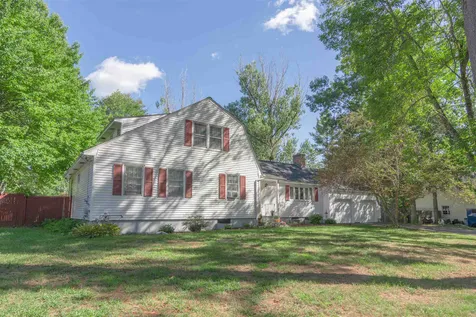 7 Fernwood Drive Merrimack NH 03054-3233