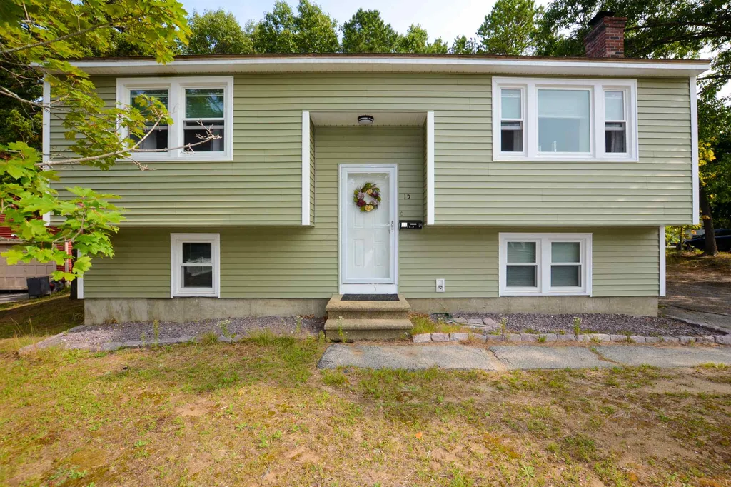 15 Burnett Street Nashua NH 03060