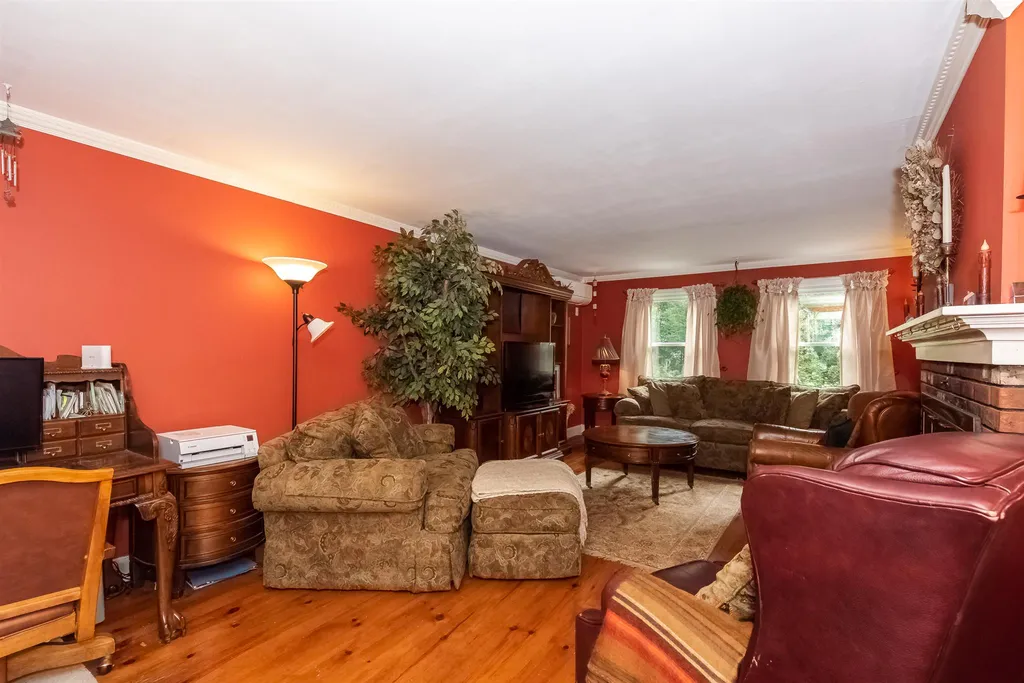 19 Thomas Street Rochester NH 03867