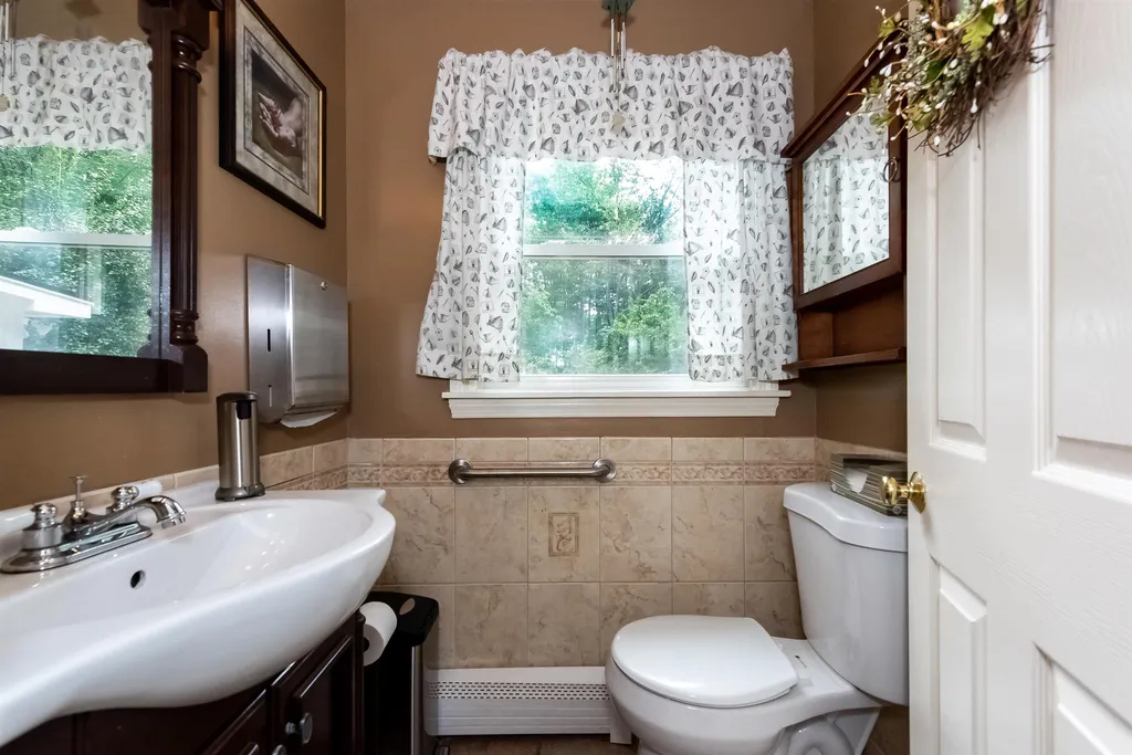19 Thomas Street Rochester NH 03867