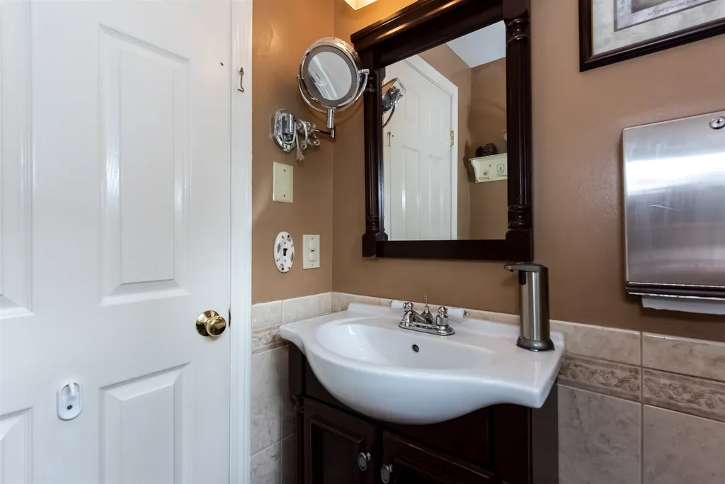 19 Thomas Street Rochester NH 03867