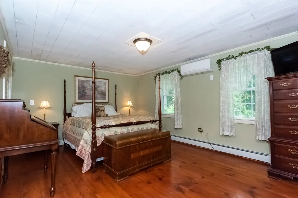 19 Thomas Street Rochester NH 03867