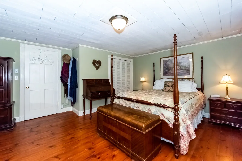 19 Thomas Street Rochester NH 03867