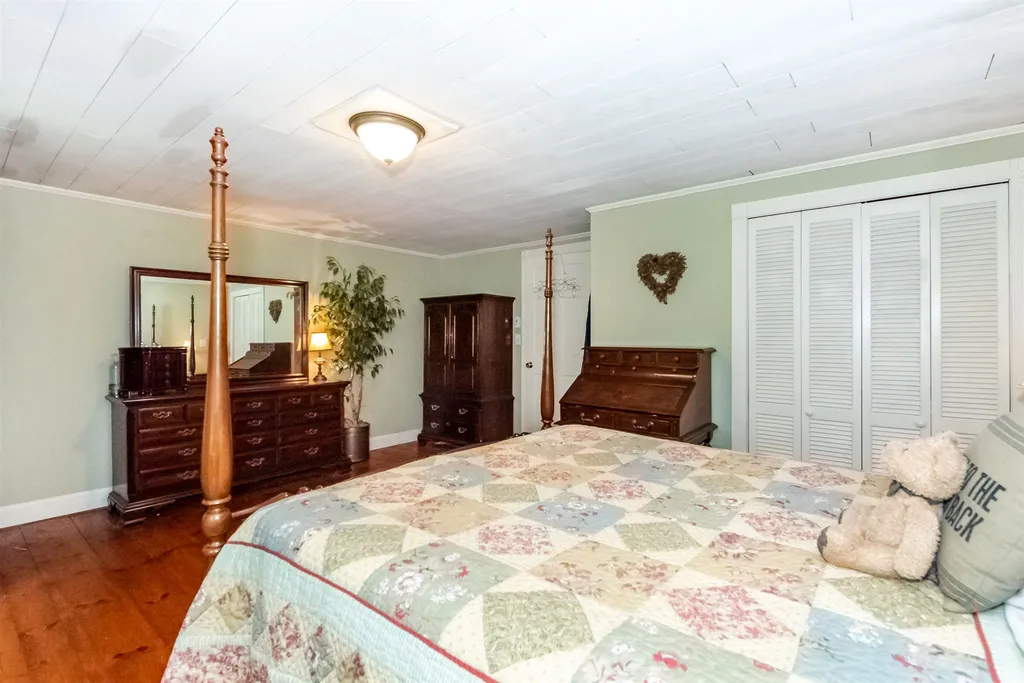 19 Thomas Street Rochester NH 03867