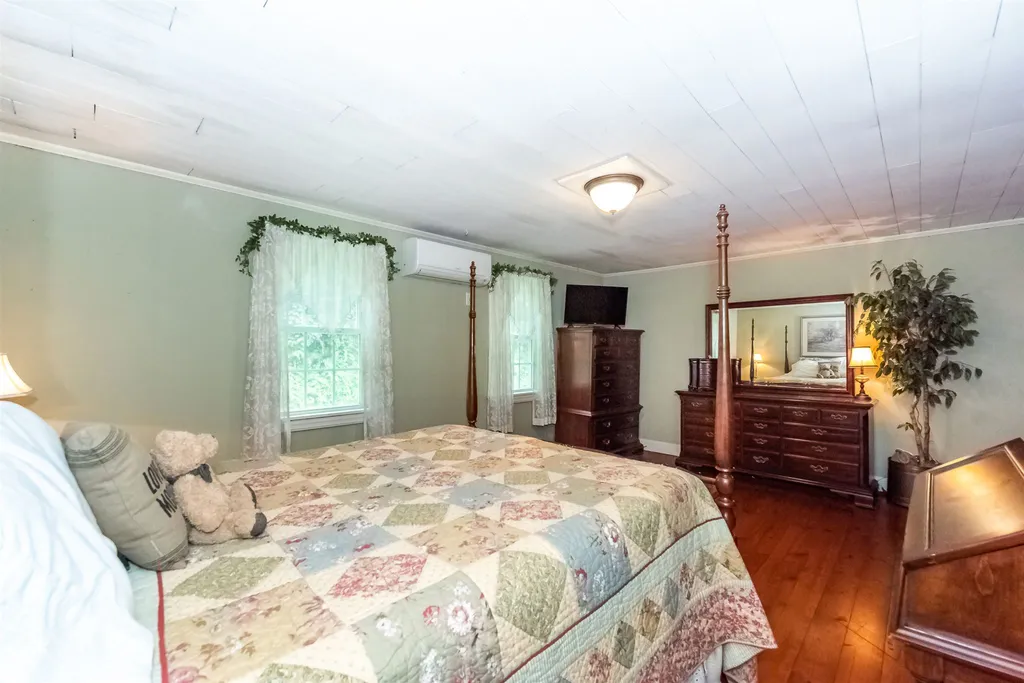 19 Thomas Street Rochester NH 03867