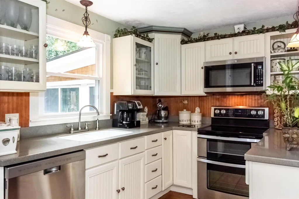 19 Thomas Street Rochester NH 03867